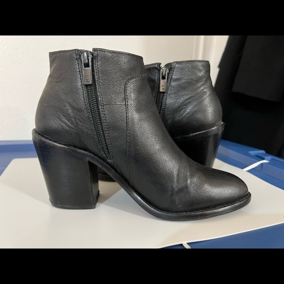 Loeffler Randall, Ella bootie, black ankle boot, 7.5 - Picture 3 of 11